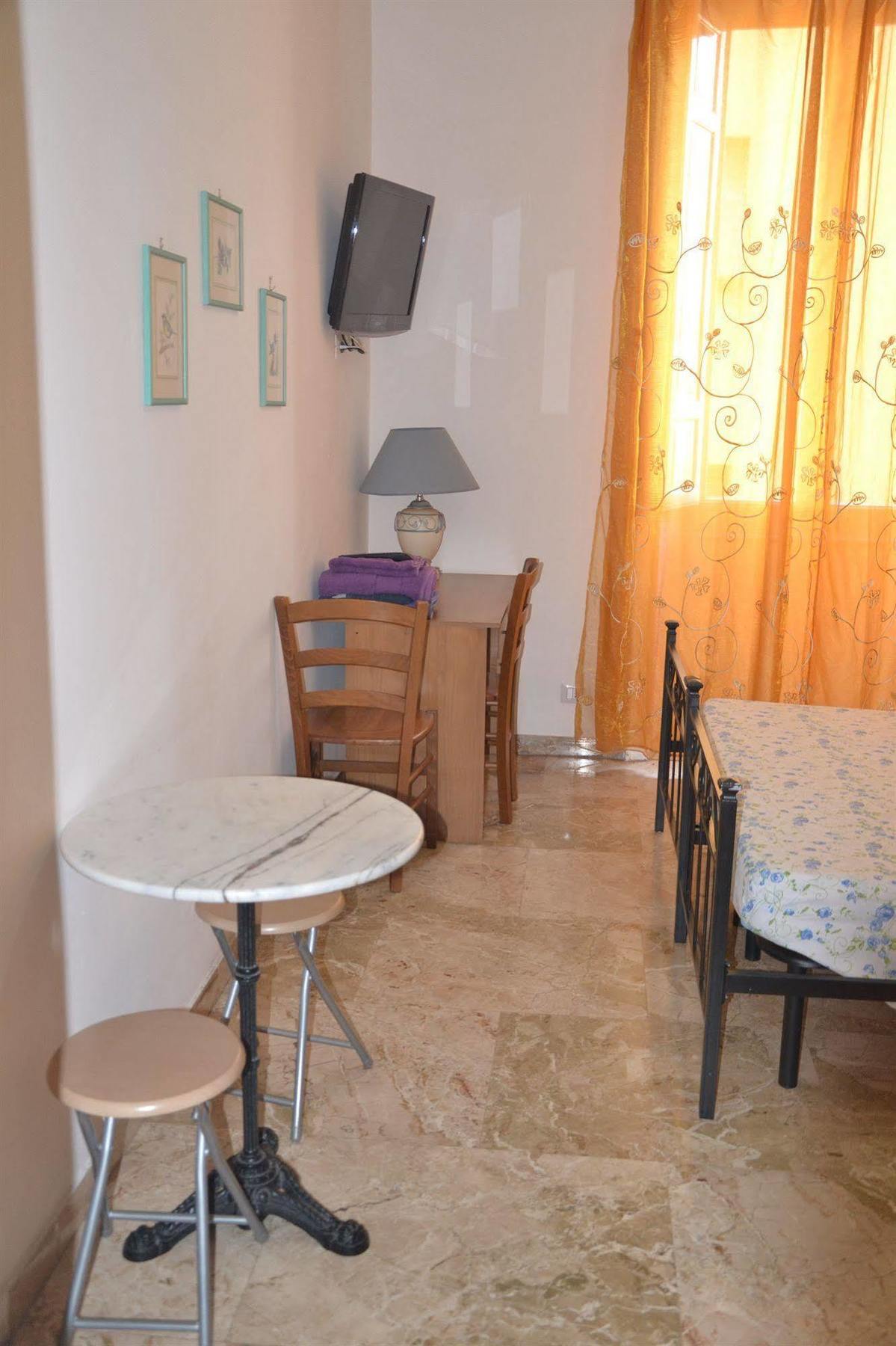 Lucky House Hotell Rom
